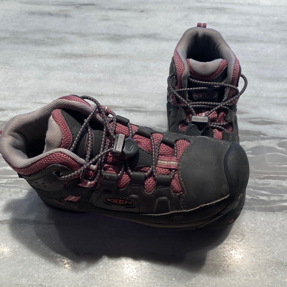 KEEN Kids Targhee waterproof hiking boots